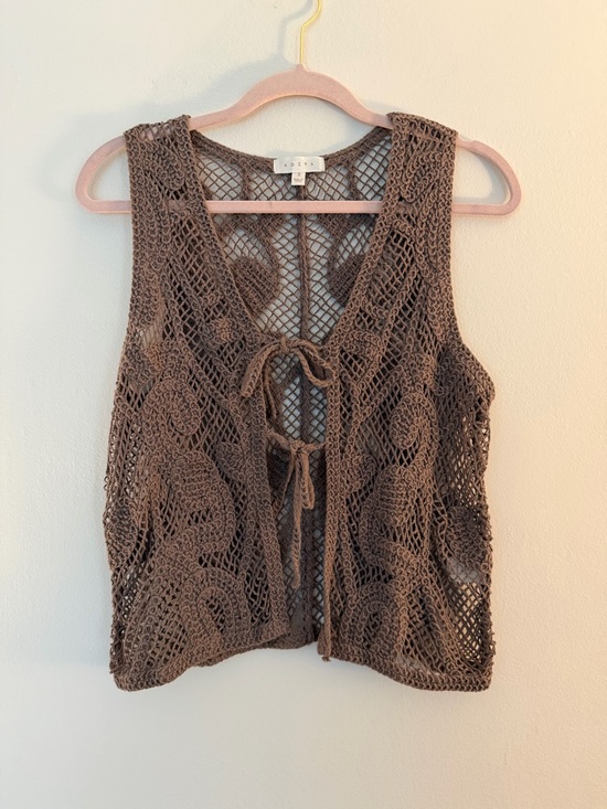 Adiva Tops - Adiva Open-Weave Crochet Vest in Brown